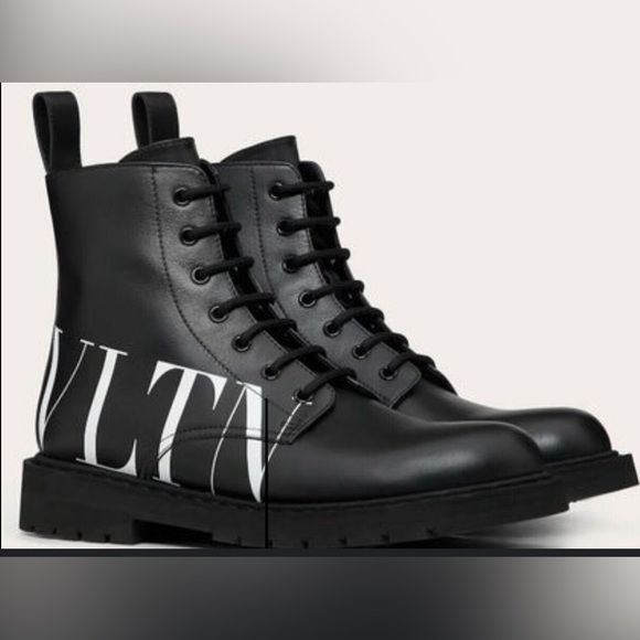 🛑SOLD 🛑 Valentino Black Leather Women’s Combat Boots - Picture 1 of 9